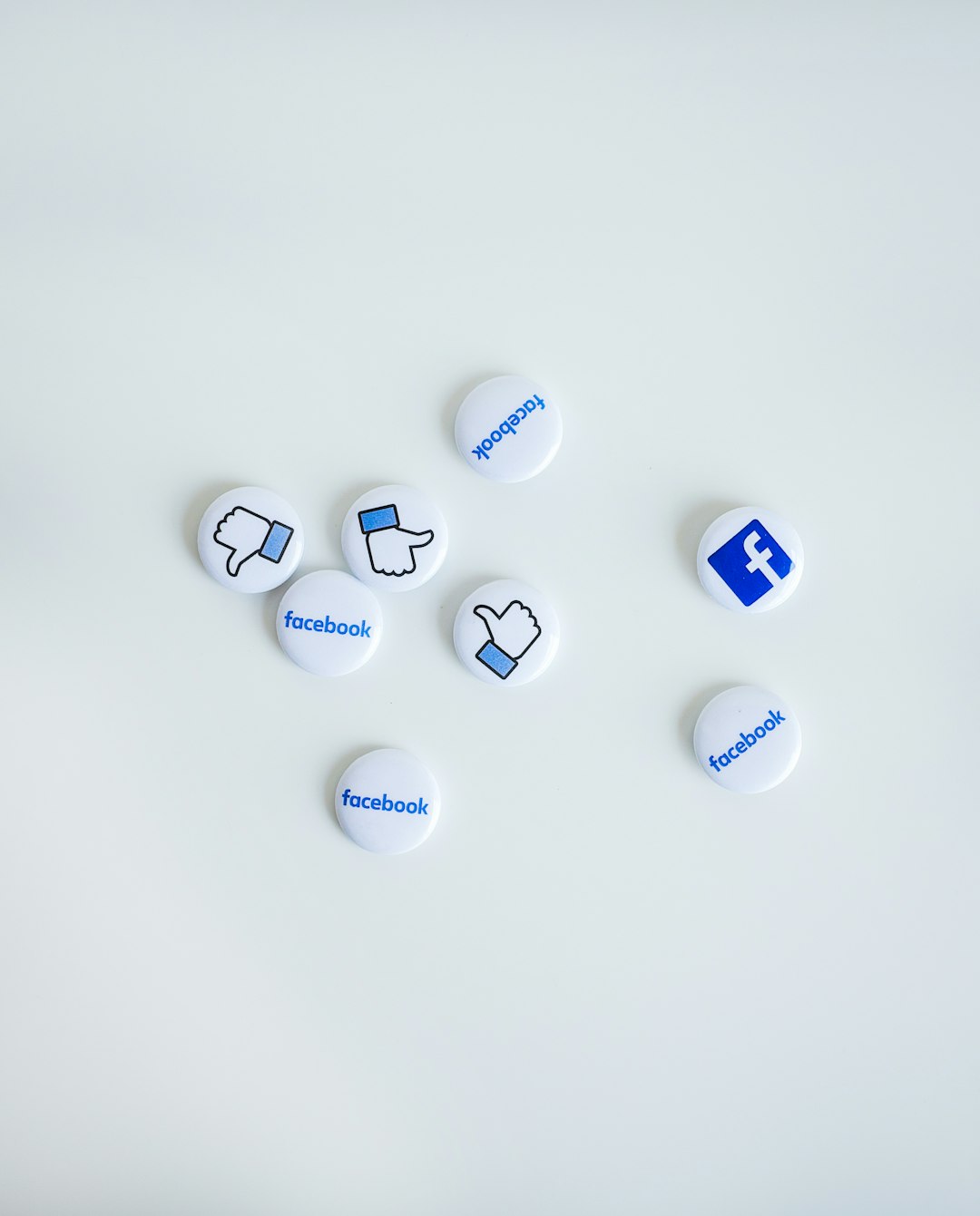 facebook-button-pins-i6wcdyw6ij8